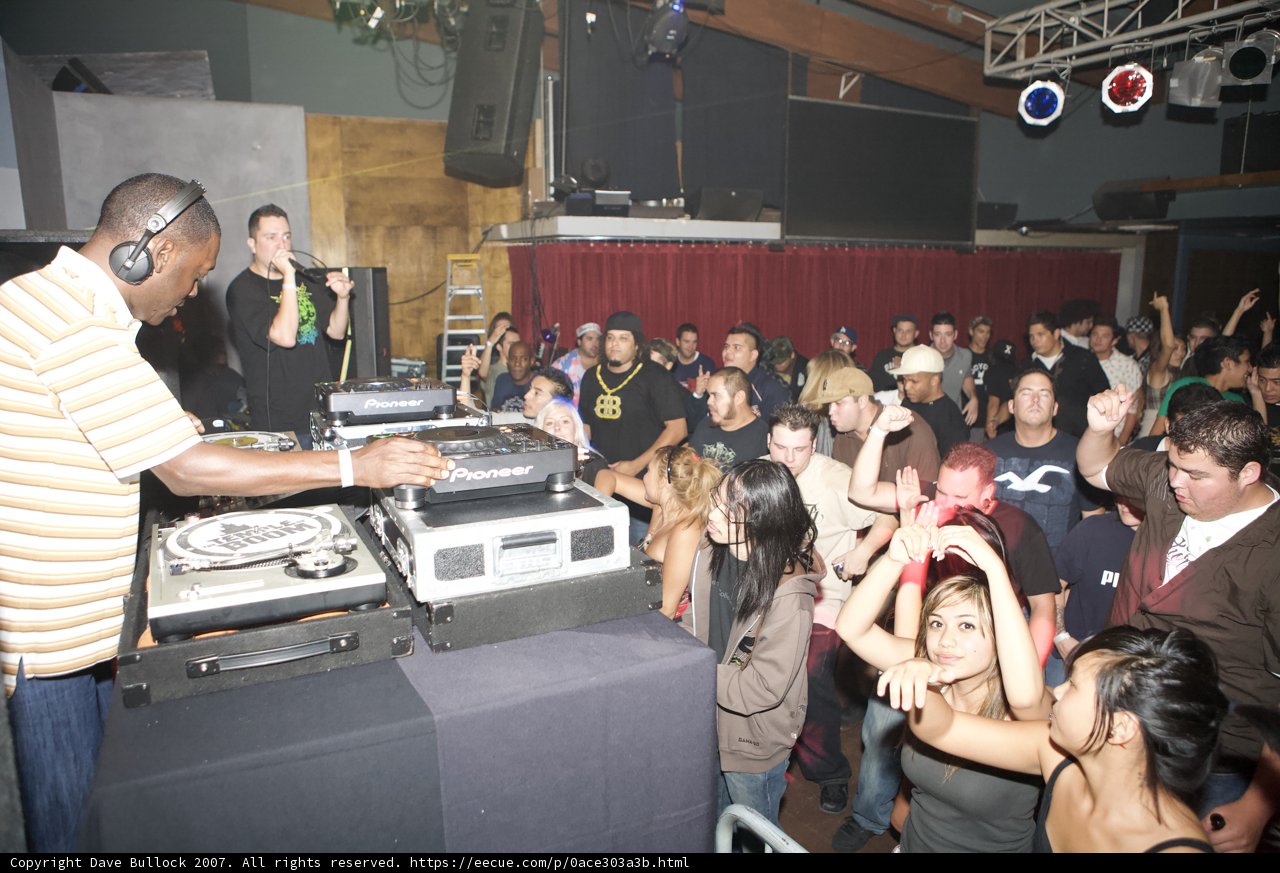Kenny Ken electrifies the night at urban nightclub