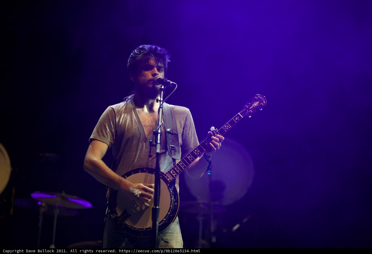 Winston Marshall rocks Coachella with his banjo