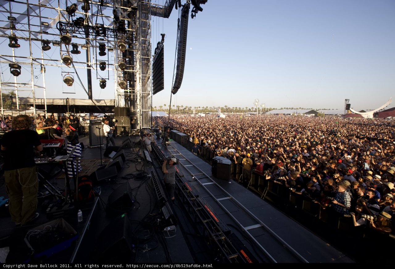 Coachella Crowd Rocks Out Under the Blue Sky