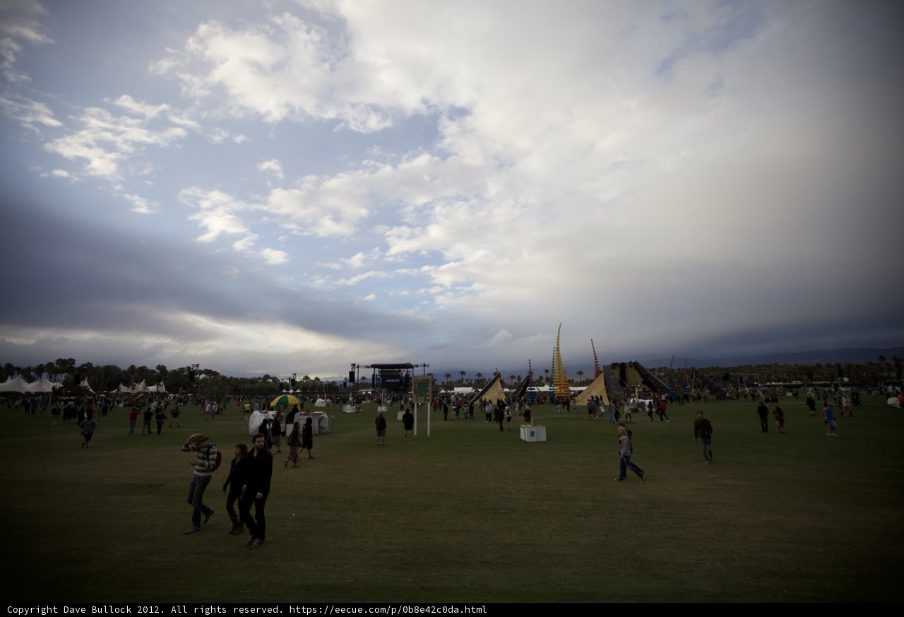 Suzanne Vega enjoying the Coachella 2012 scenery!