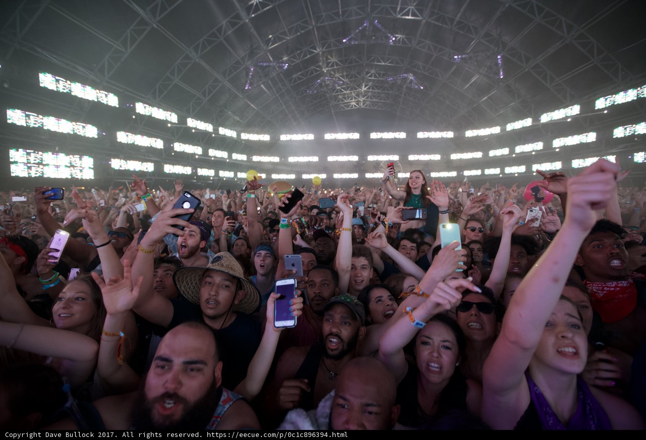 Phone-Wielding Crowd at Coachella