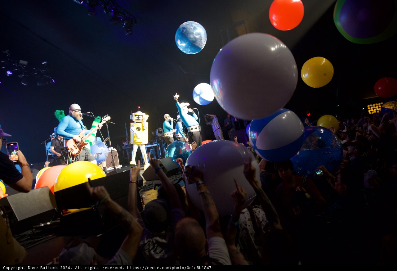 Cosmic Vibes at Coachella 2024: A Night Under the Moon