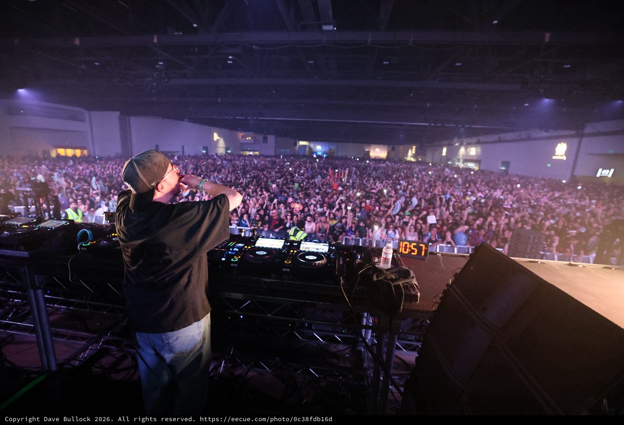DJ Commands Massive Indoor Crowd at Wobbleland 2026