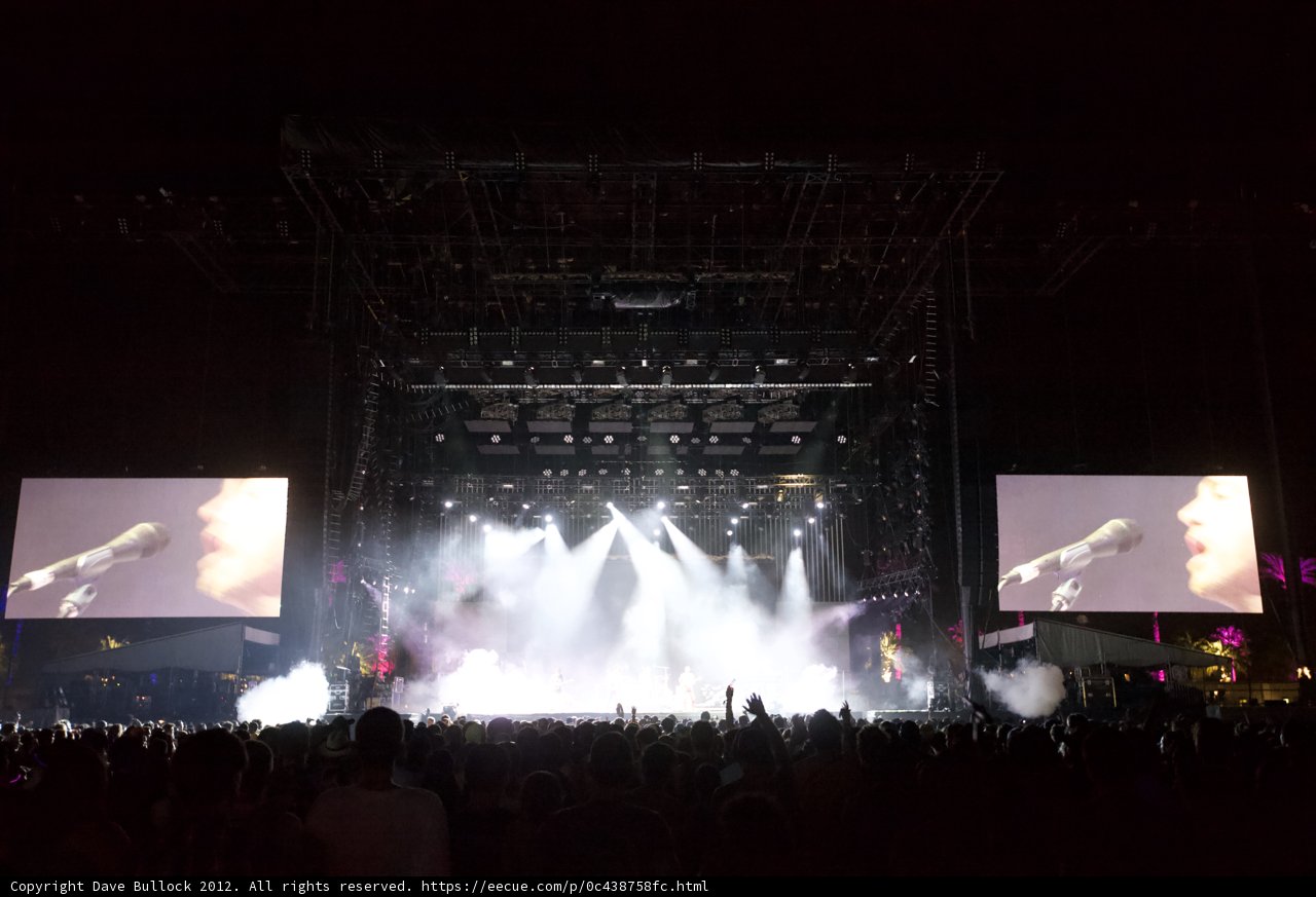 Live Concert with Stage and Screen