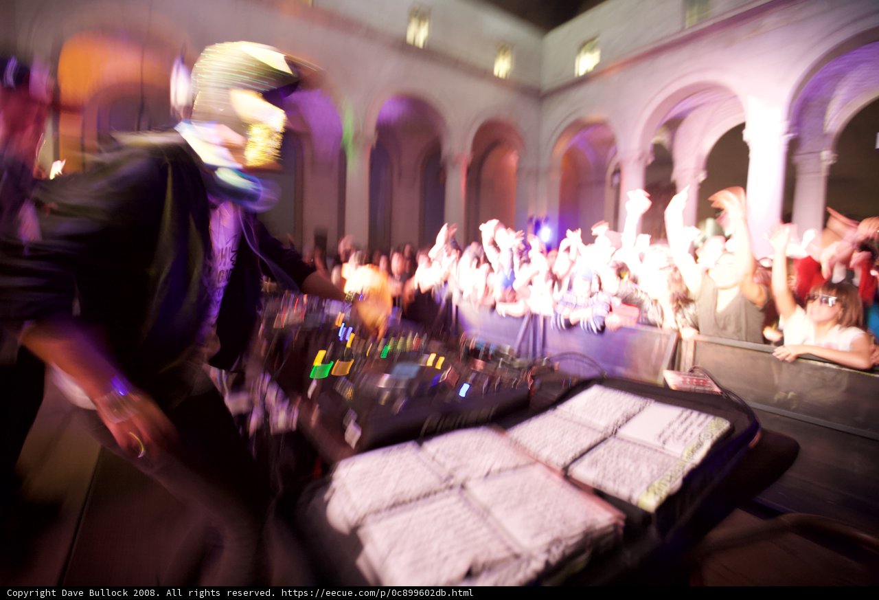 Nightclub DJ Set