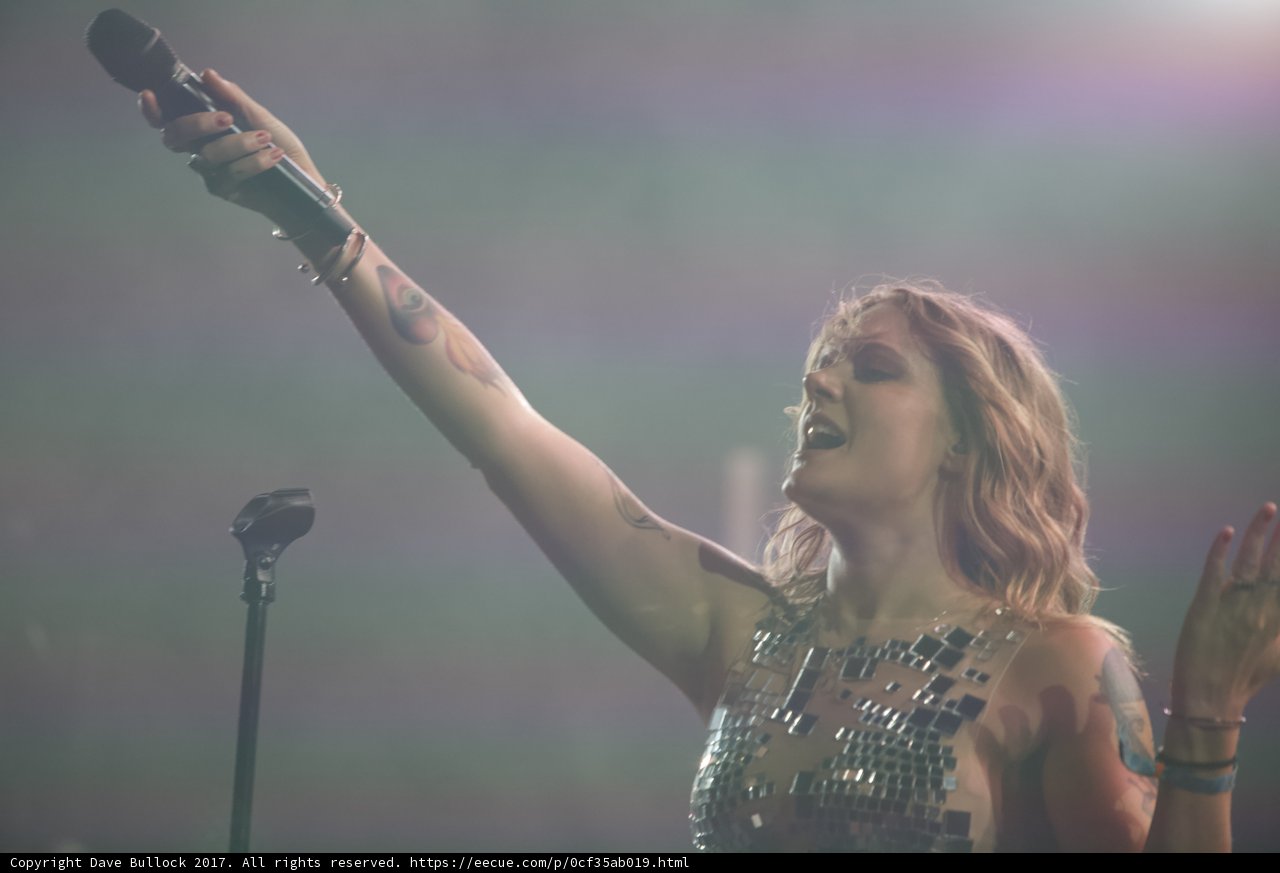 Silver Diva of the Concert