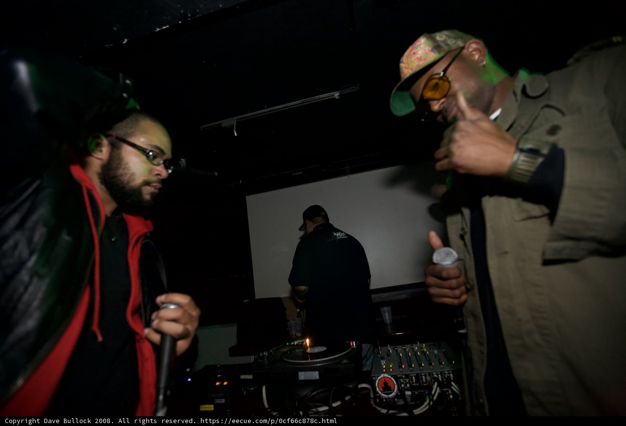 Dj-ing Duo