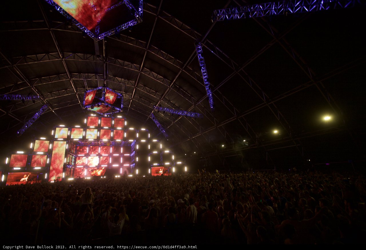Coachella 2013 Stage Lighting Captivates Audience