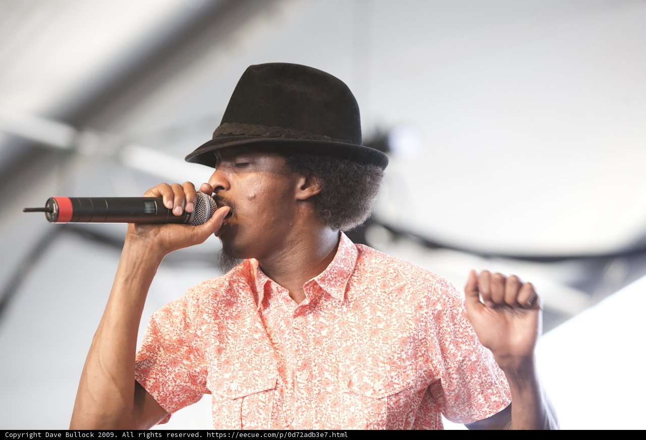 K’naan Warsame’s Solo Performance in Fedora