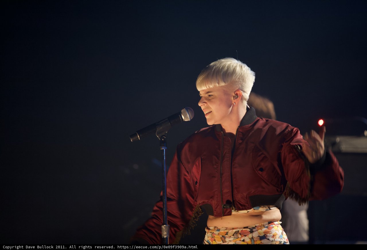 White-haired Woman's Stunning Solo Performance