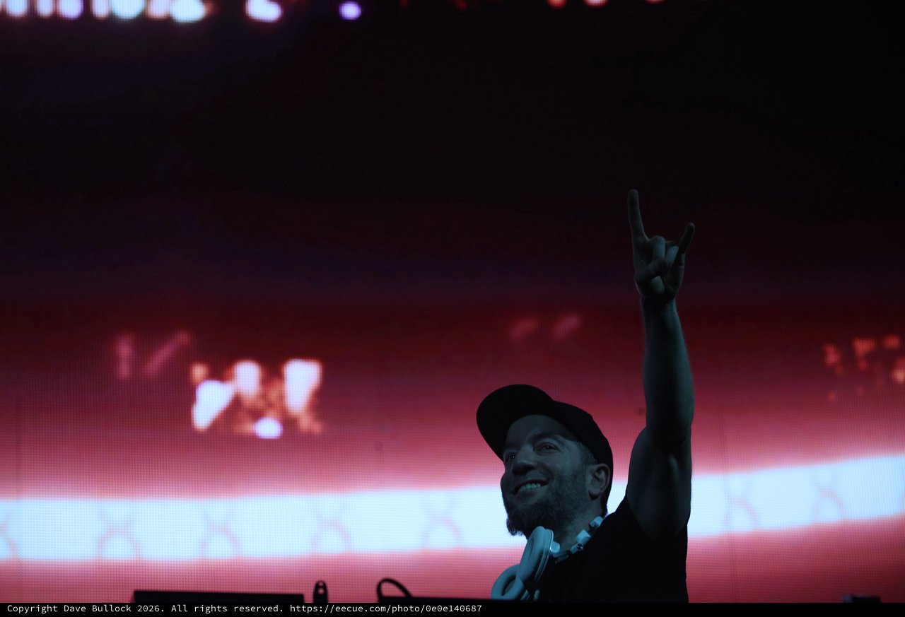 DJ Throws Horns at Wobbleland 2026 Festival