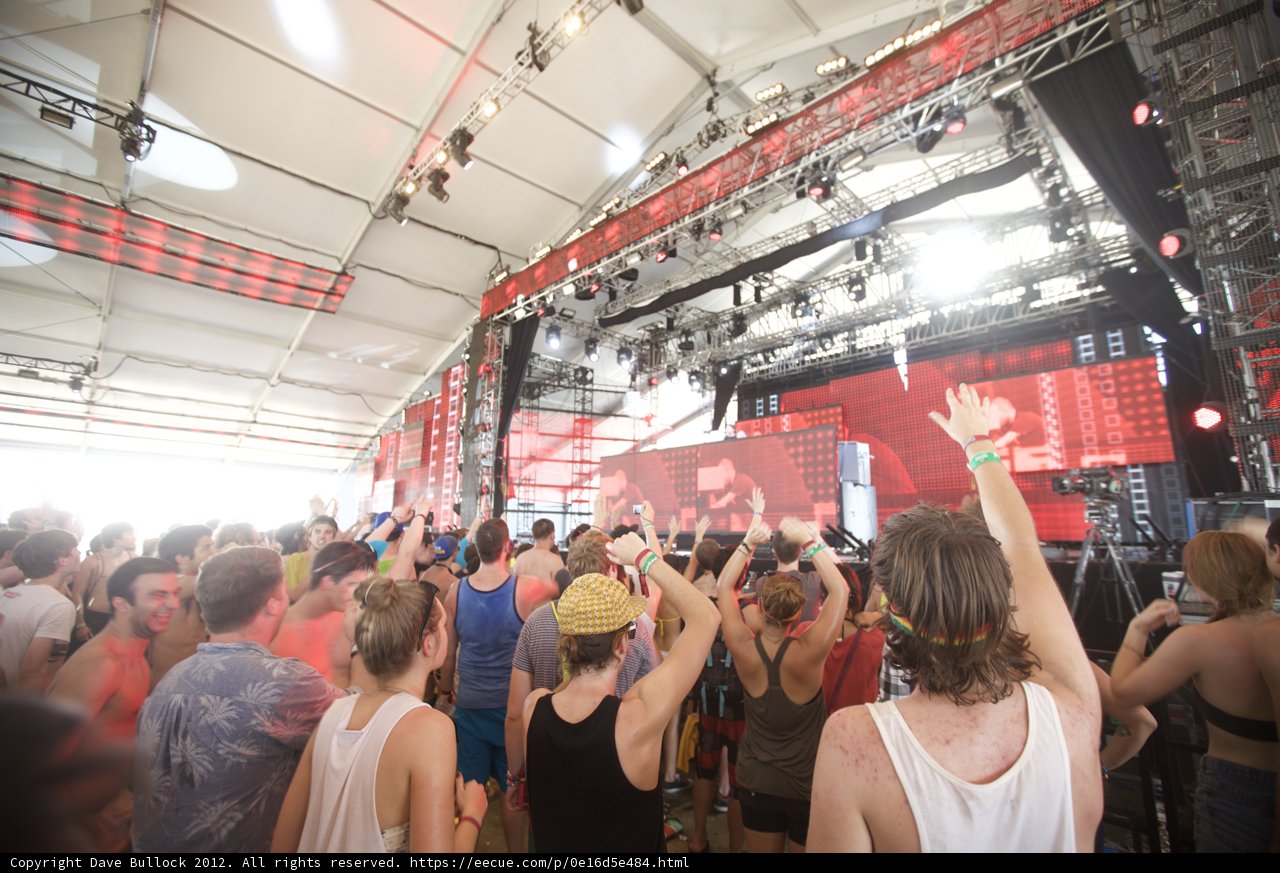 Hands Up for the Music