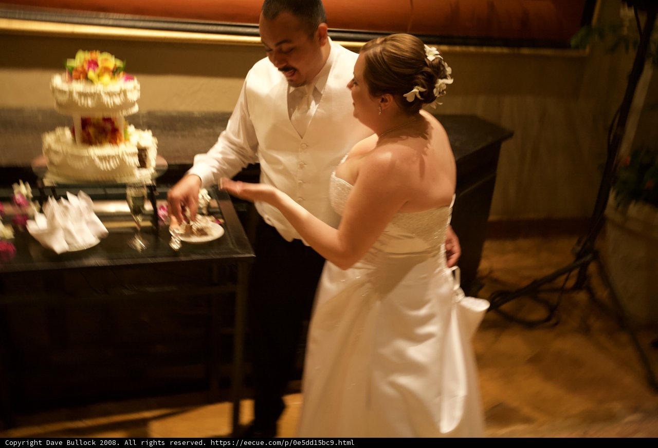 The Elegant Wedding Cake Display