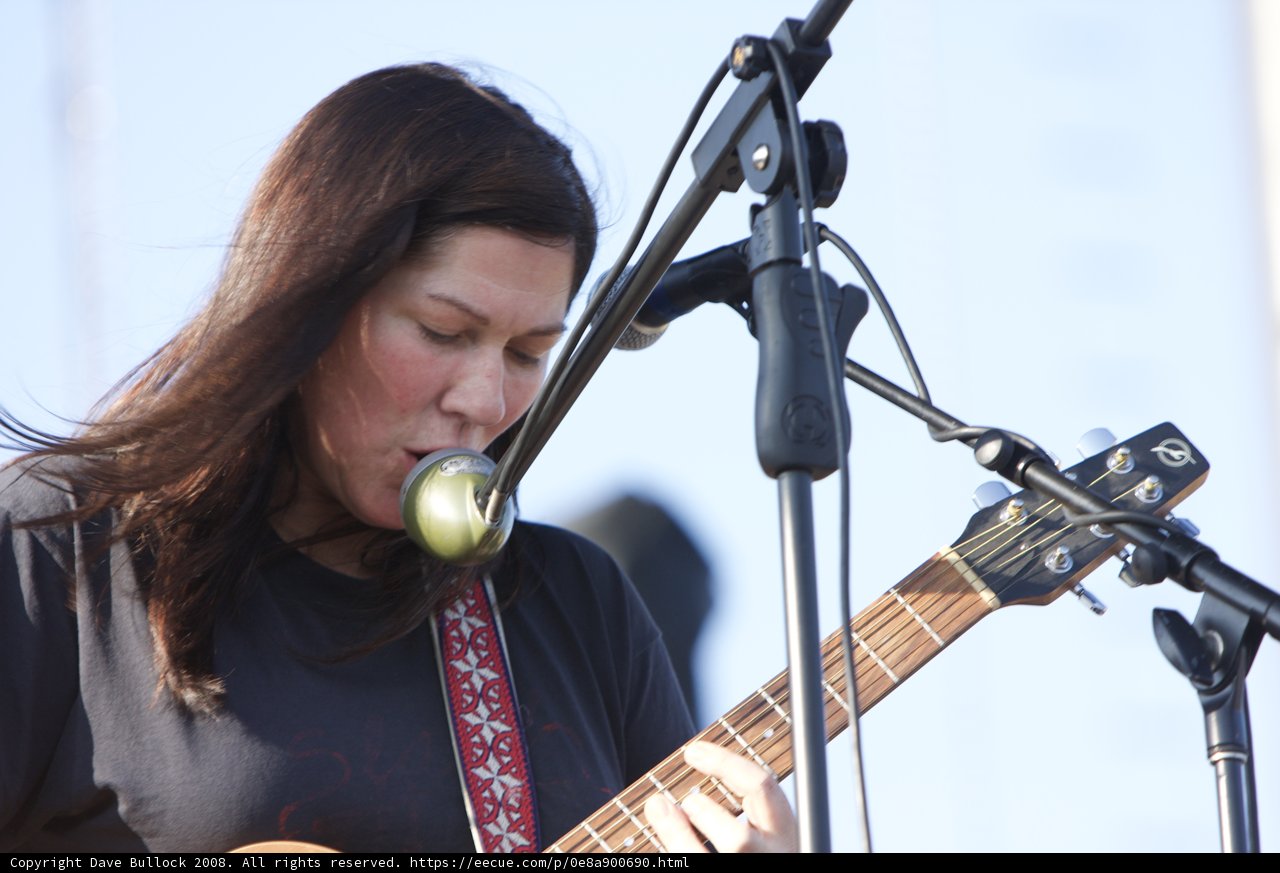 Kim Deal's Acoustic Session