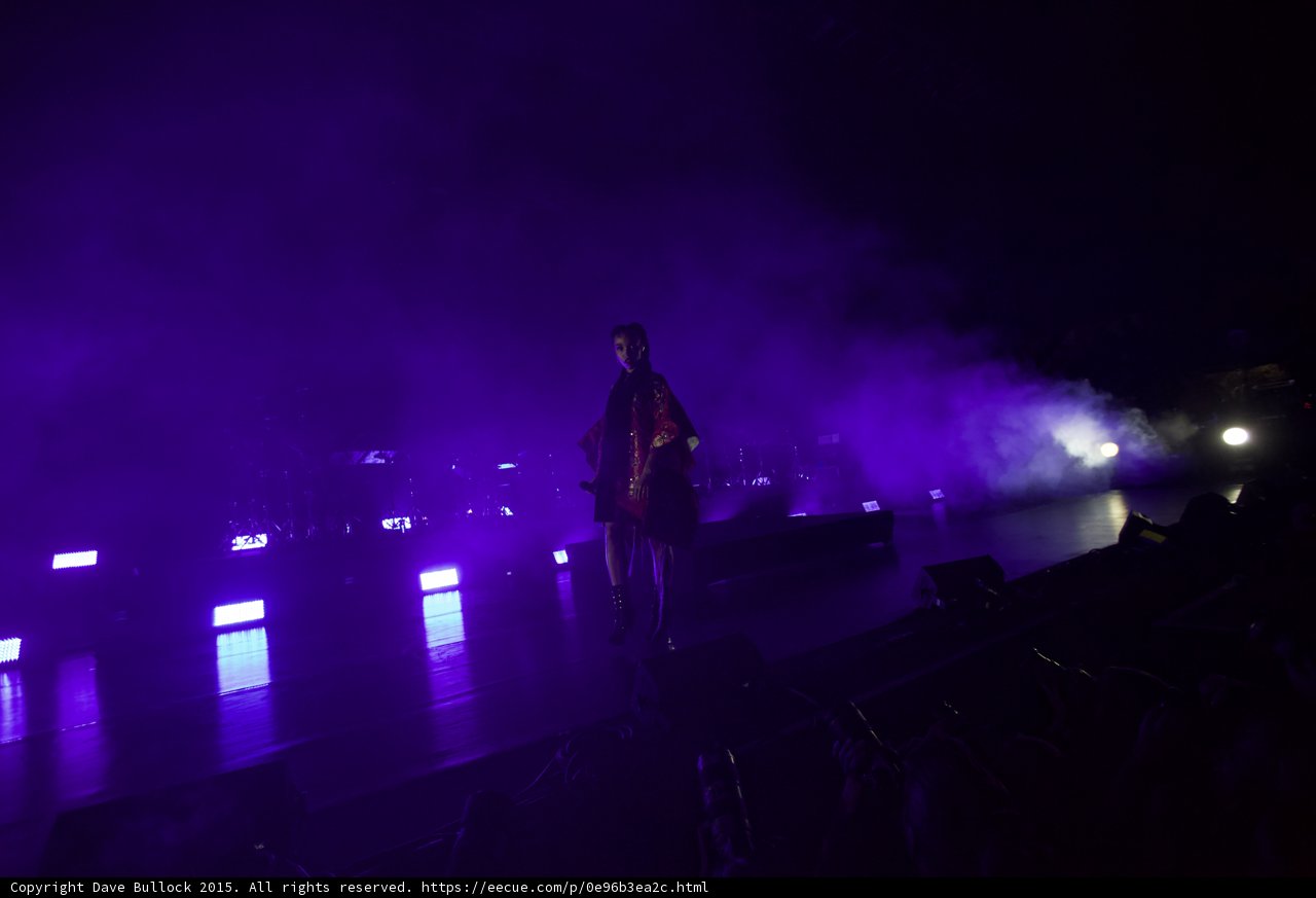 FKA twigs Wide Stage Purple Lighting Red Kimono LED Floor Lights Band Haze Photographers