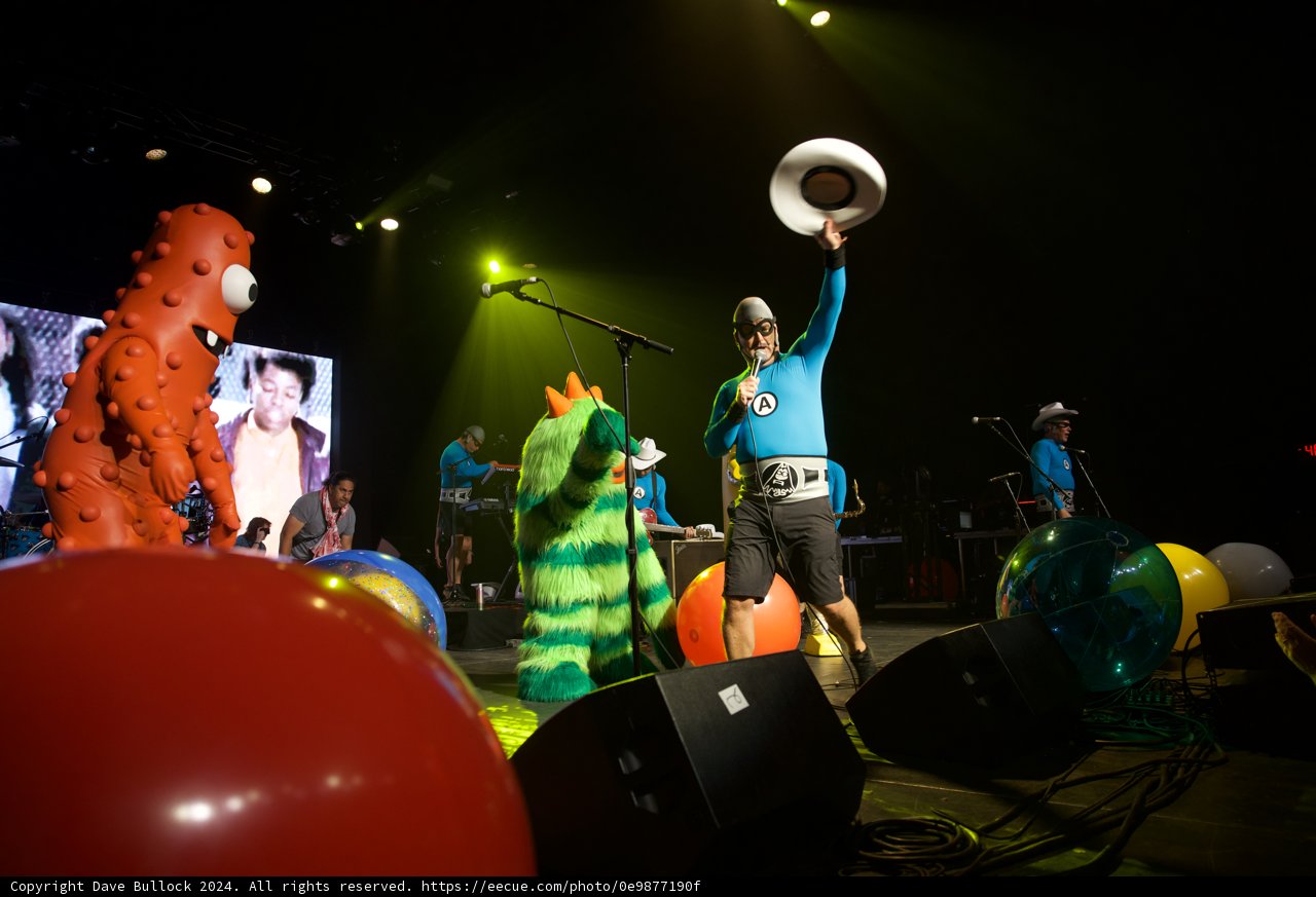 Electric Vibes at Coachella 2024: The Artistic Fusion on Stage