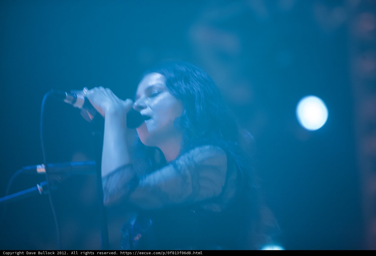 Hope Sandoval Belts Out Classic Tunes at Coachella 2012