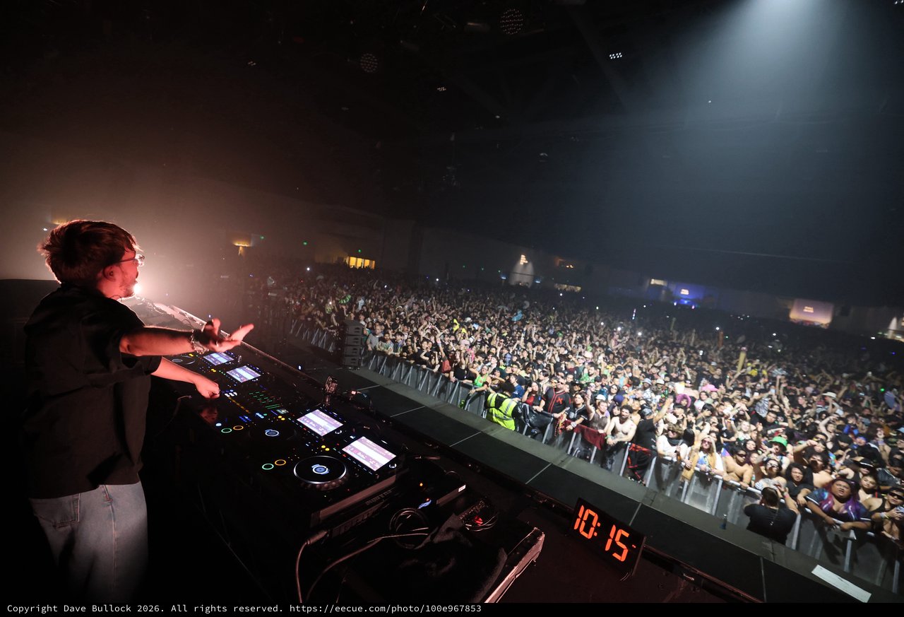 DJ Commands Massive Crowd at Wobbleland Festival 2026
