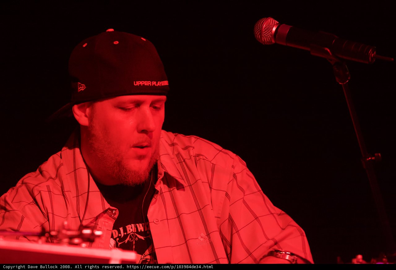 Hat-wearing Keyboard Player Rocks Coachella Crowd