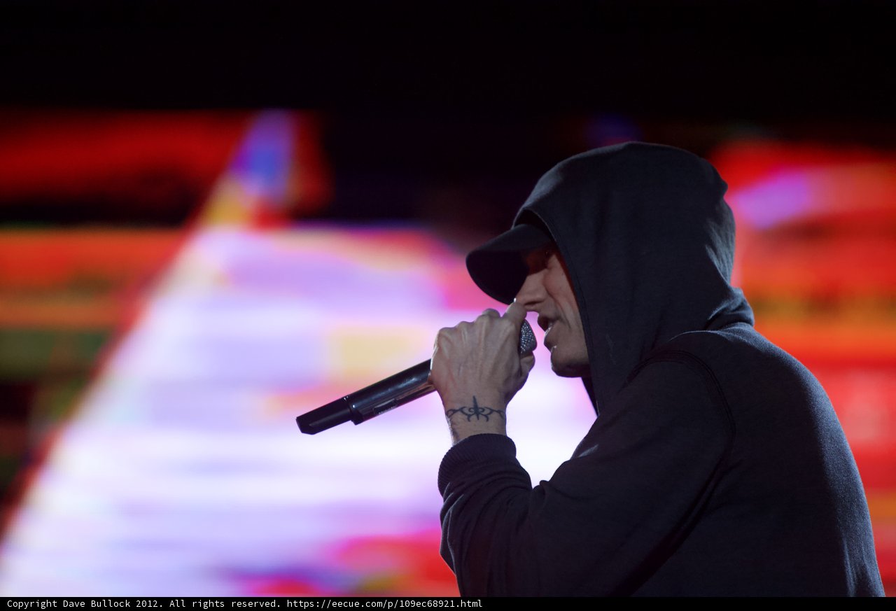 Eminem Rocks the American Music Awards