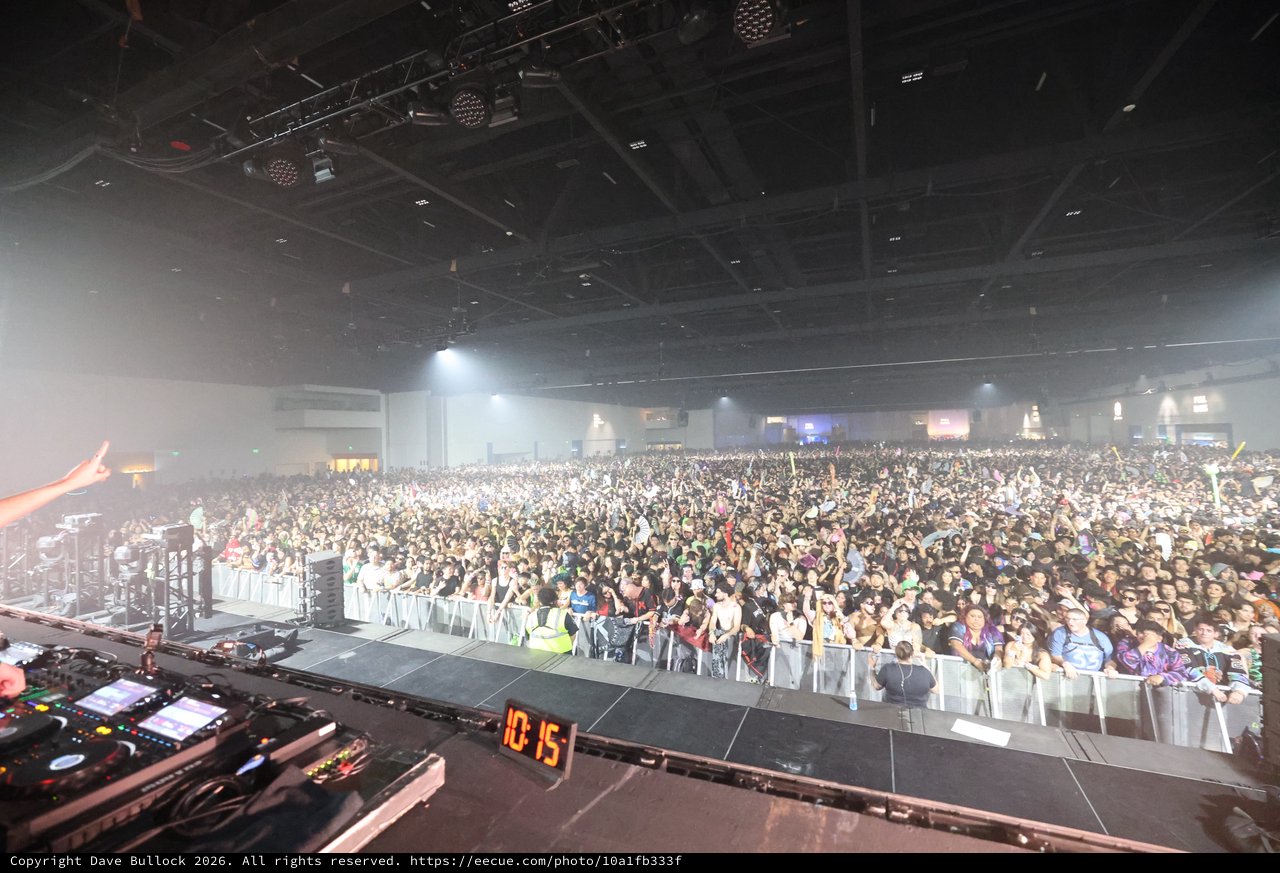 Massive EDM Crowd Surges at Wobbleland 2026