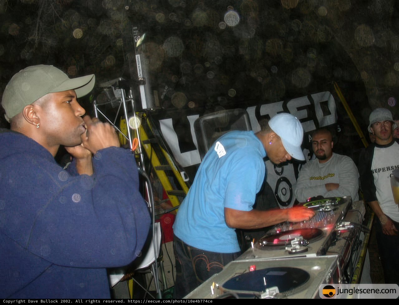 Steve J Spins Some Summer Dreams on the Turntables
