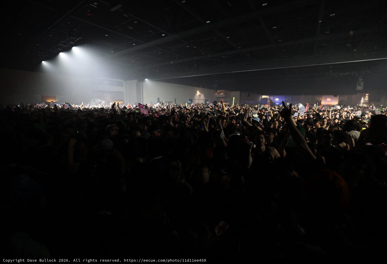 Massive Crowd Surges at Wobbleland 2026 Festival