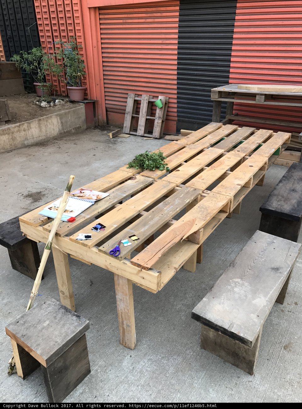 DIY Pallet Furniture for a Rustic Chic Home