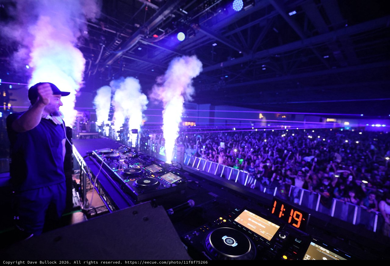 DJ Ignites Massive Crowd at Wobbleland 2026