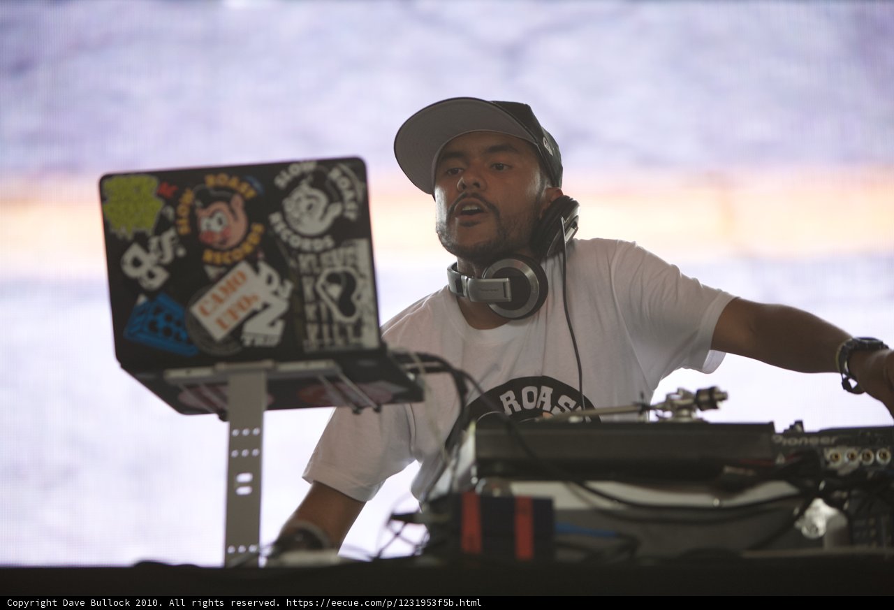 DJ Craze Takes the Stage