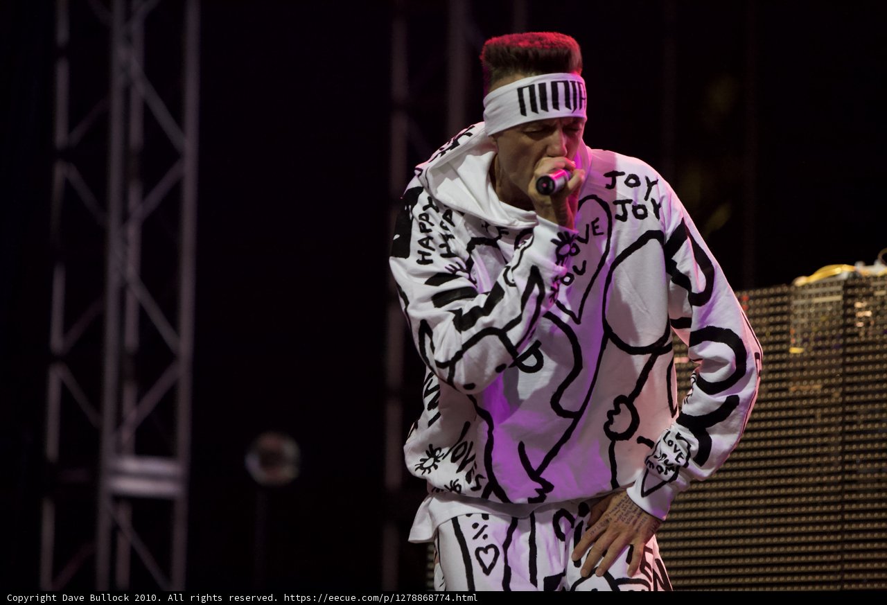 Solo Performance Under the Lights