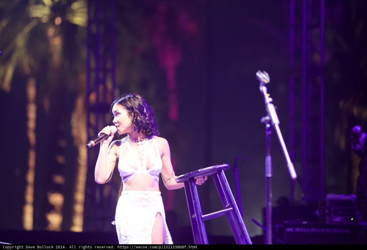 Solo Performance by Jhené Aiko at Coachella 2014