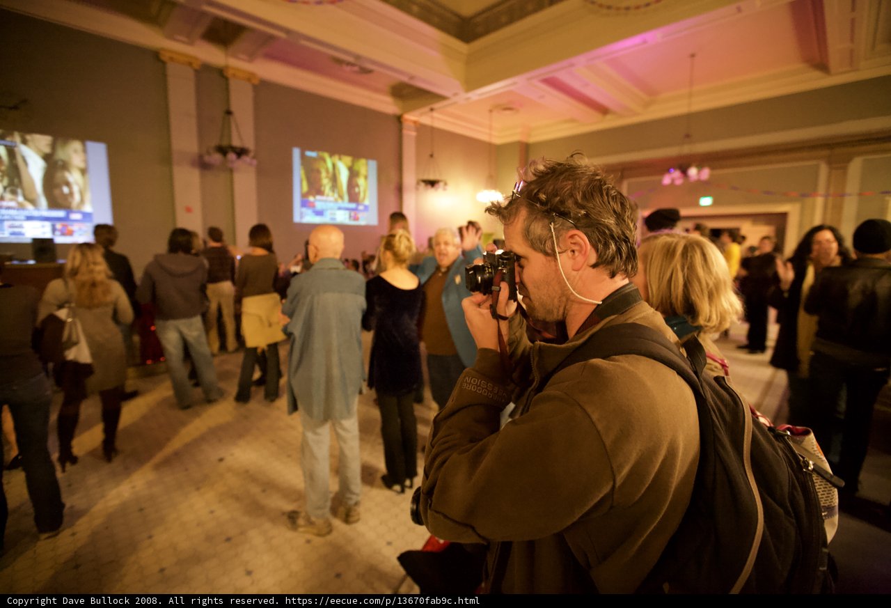 Photographer Captures Fleeting Election Day Moment
