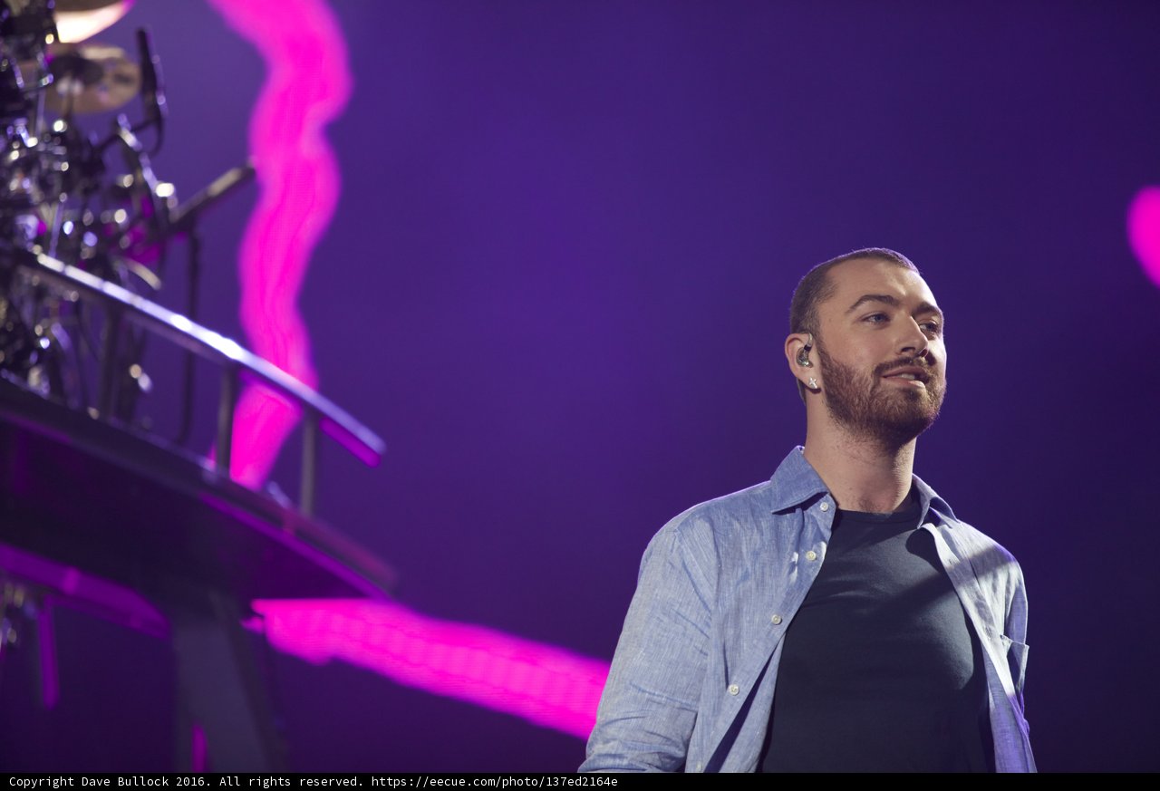 Sam Smith Performs a Solo Set