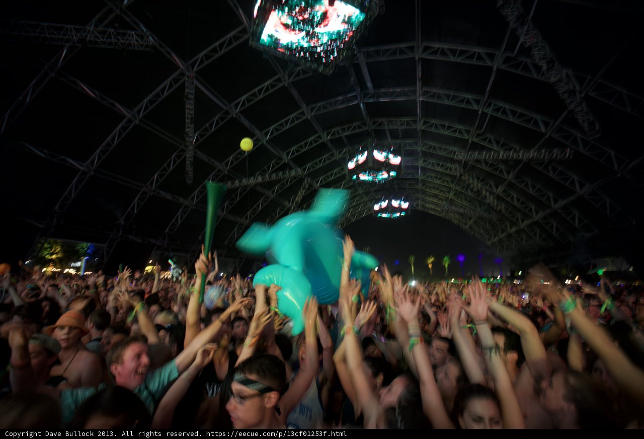 Coachella Night Sky Live with the Urban Crowd