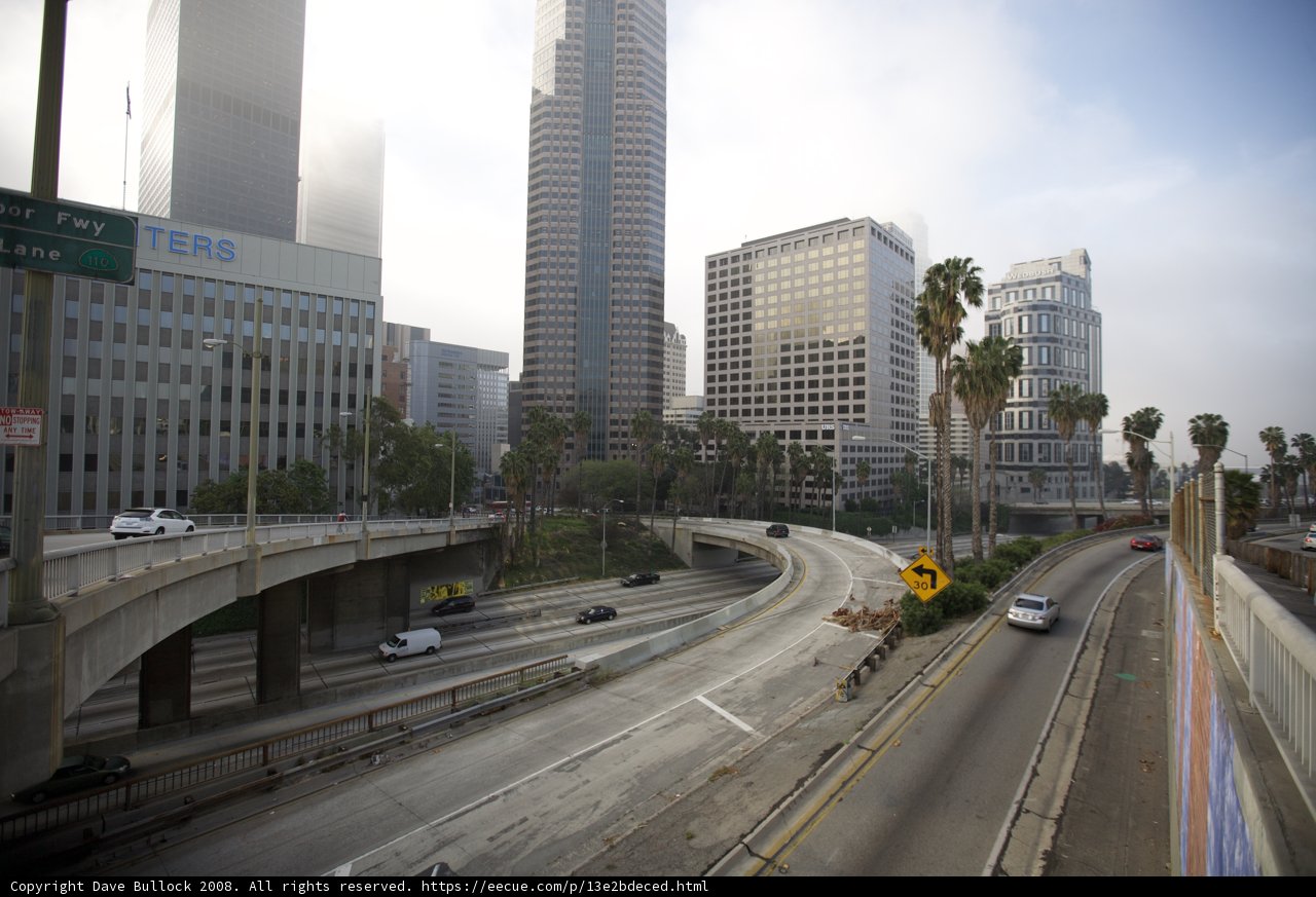 Commuting through the Metropolis