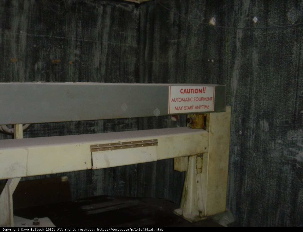 Mysterious Machine in the Dungeon