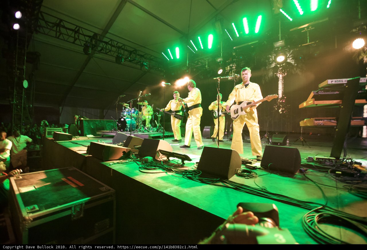 Green Stage Spotlight: Bob Mothersbaugh Shreds On Guitar at Coachella 2010