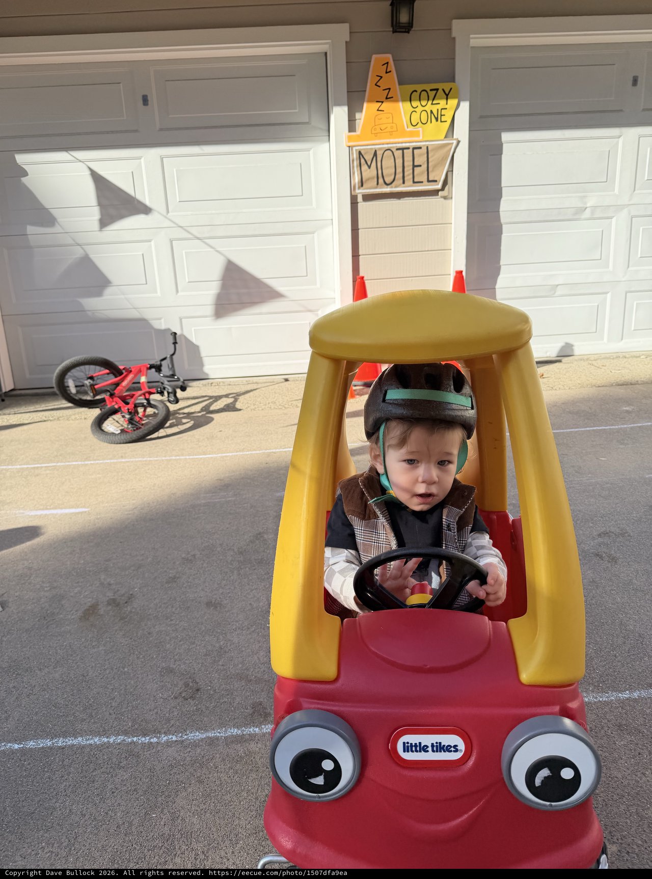 Little Driver's Cozy Cone Motel Adventure