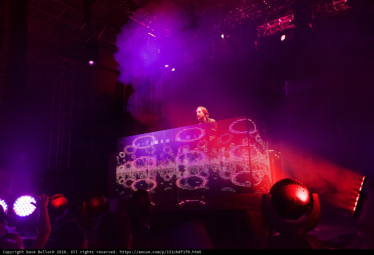 David Guetta electrifies the crowd with his beats