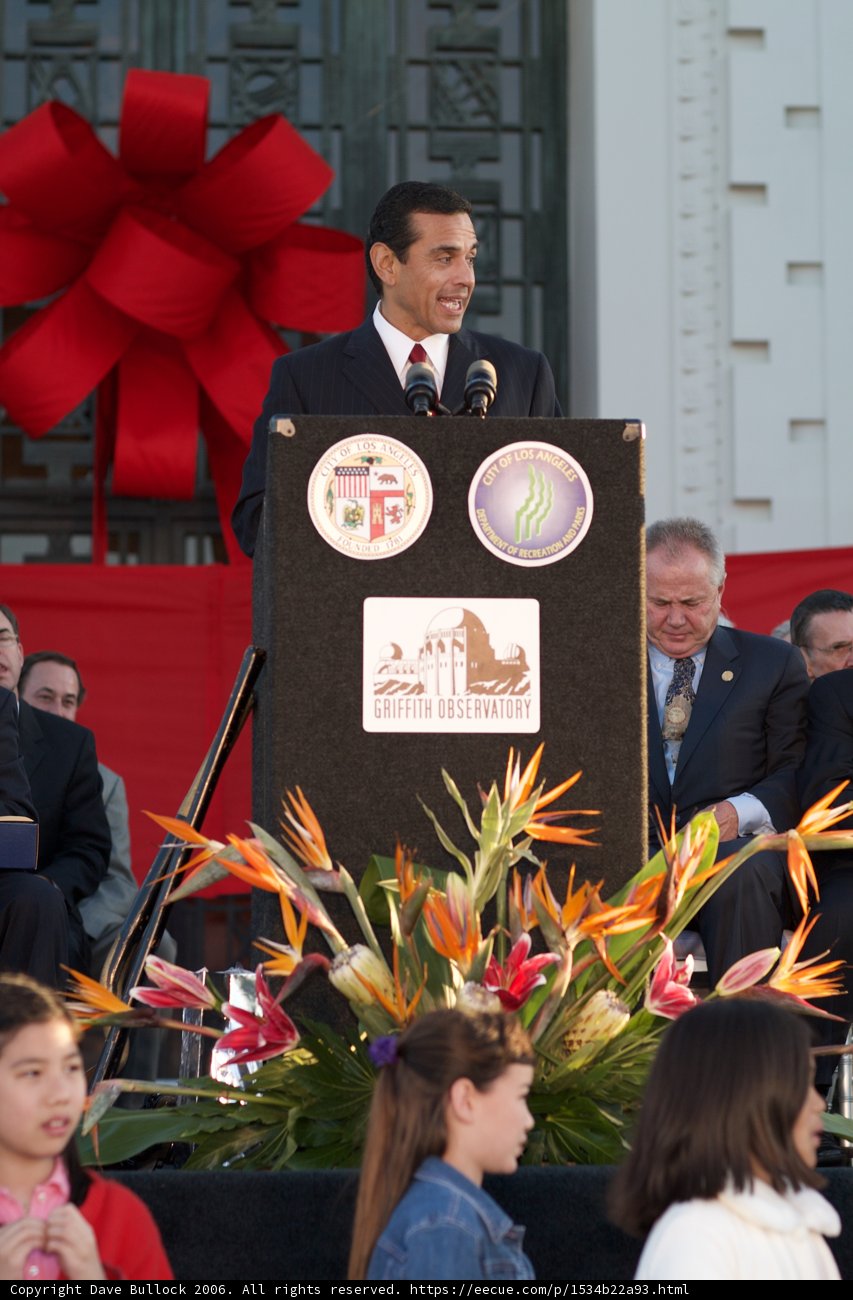 Antonio Villaraigosa Receives Award at Flower-Filled Event