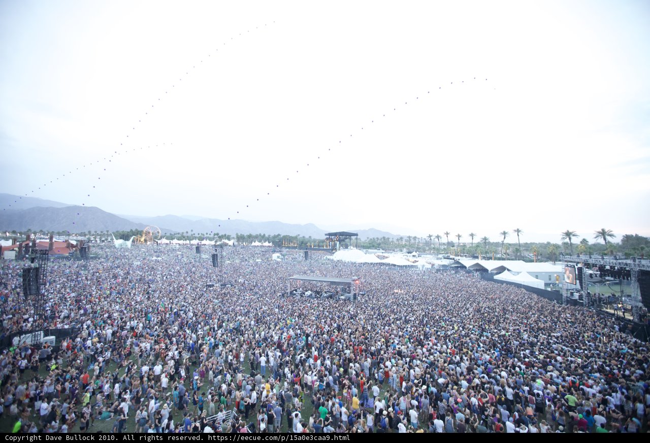 Coachella 2010: A Sea of Concert-Goers