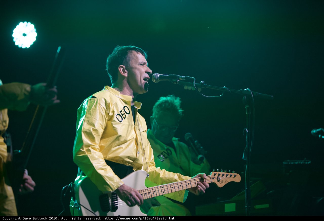 Bob Mothersbaugh Rocks Coachella Stage With Electric Guitar