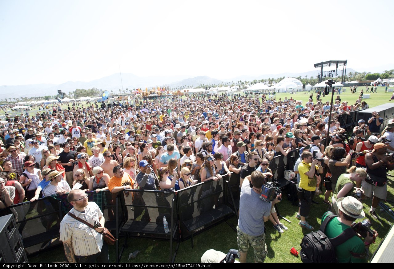 Roaring Crowd at 2008 Coachella Music Festival