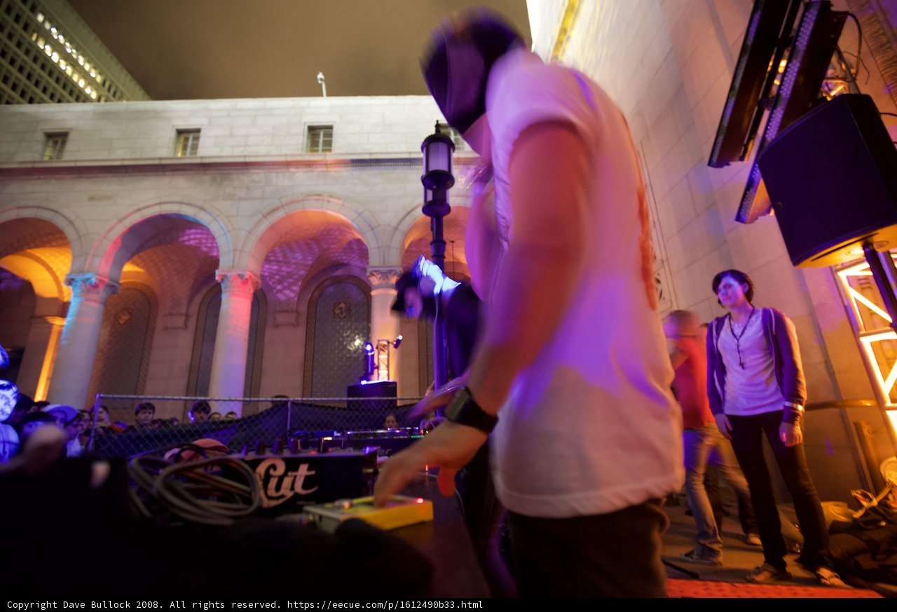 Urban DJ set at Night