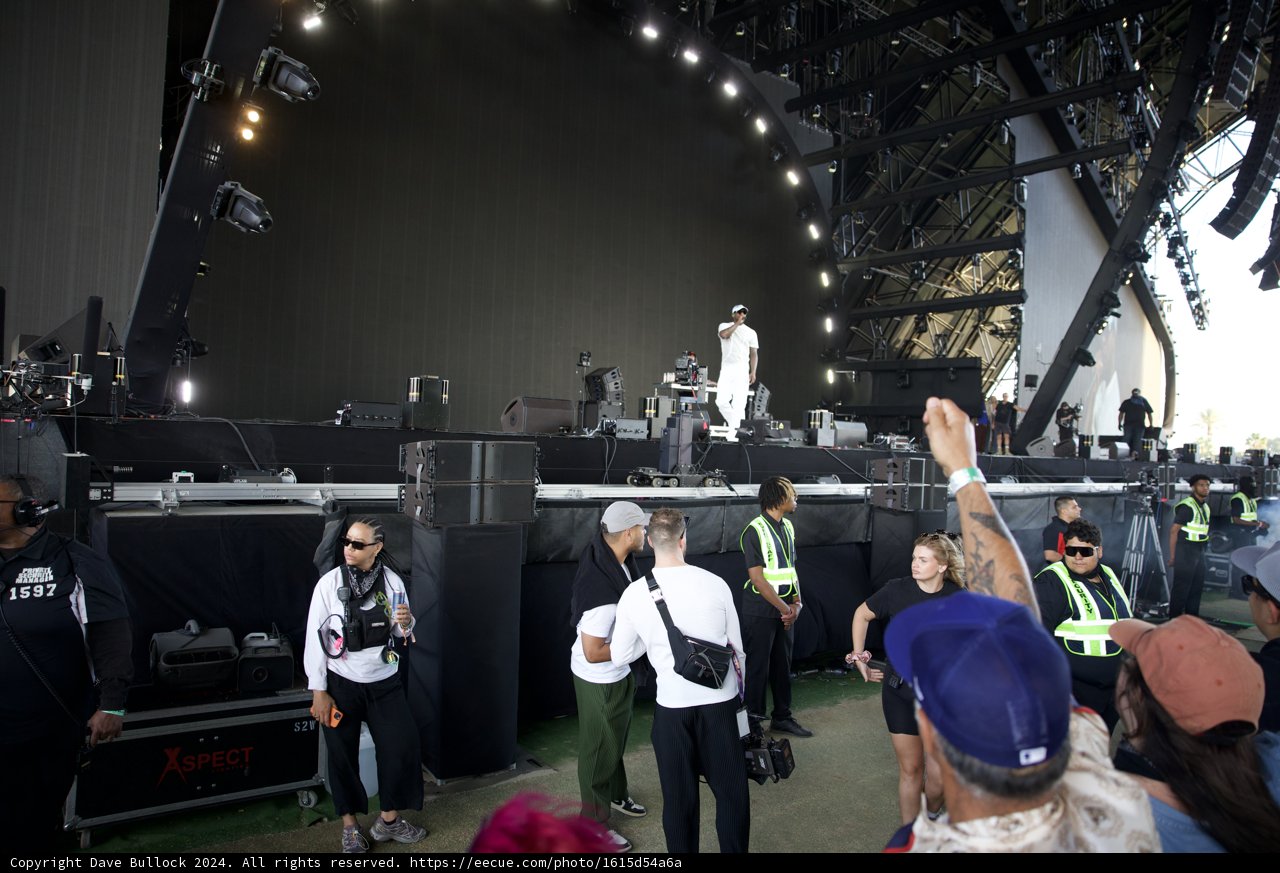Anticipation and Energy: Moments Before Showtime at Coachella 2024