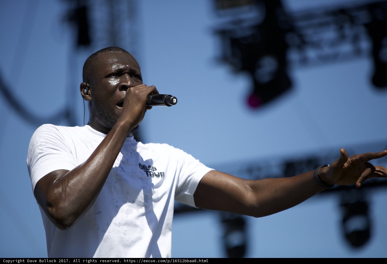 Stormzy electrifies the crowd with solo performance