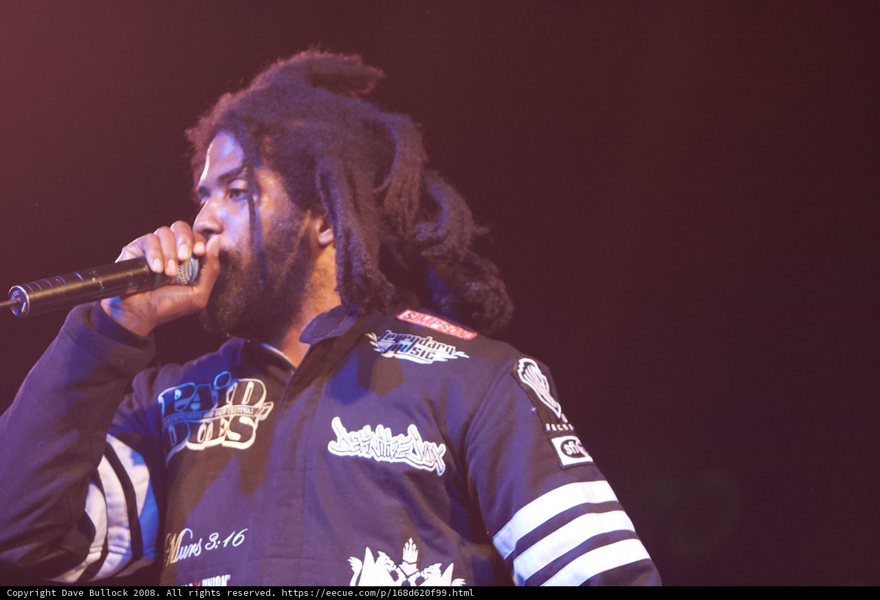 Murs rocks the stage at Coachella
