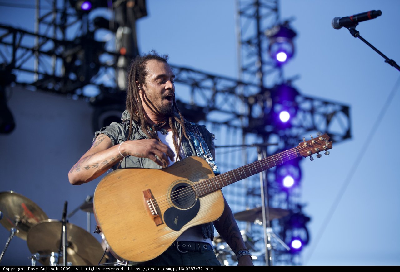 Michael Franti's Acoustic Performance