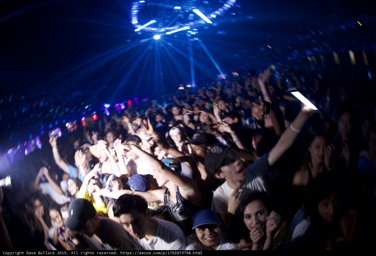 Arena Crowd with Light Rig